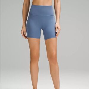 NWT Lululemon Wunder Train 6” shorts with pocket size 10